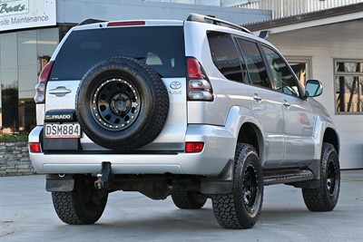 2004 Toyota Landcruiser Prado - Thumbnail