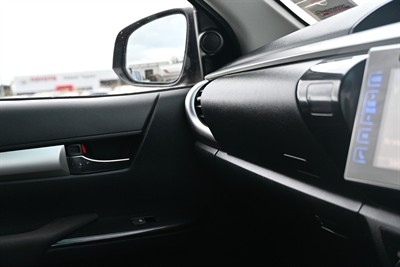 2017 Toyota Hilux - Thumbnail