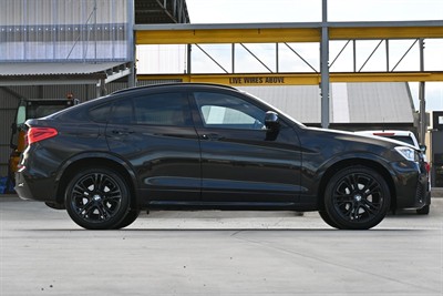 2018 BMW X4 - Thumbnail