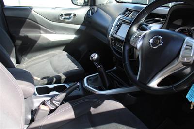 2017 Nissan Navara - Thumbnail