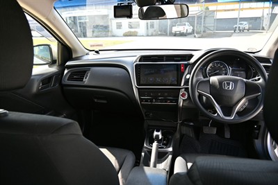 2015 Honda Grace - Thumbnail