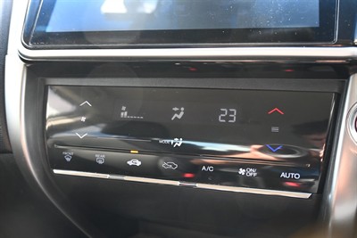 2015 Honda Grace - Thumbnail