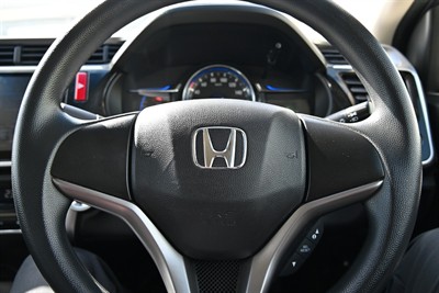 2015 Honda Grace - Thumbnail