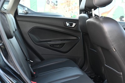 2017 Ford Fiesta - Thumbnail