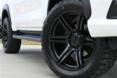 2016 Toyota Hilux - Thumbnail