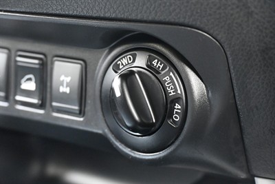 2015 Nissan Navara - Thumbnail