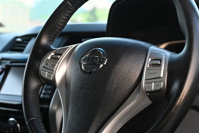 2016 Nissan Navara - Thumbnail