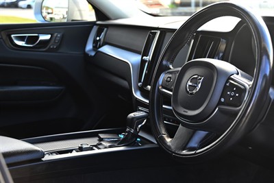 2020 Volvo Xc60 - Thumbnail