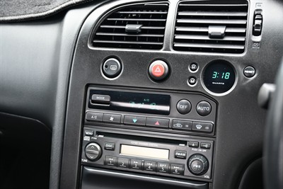 1993 Nissan Skyline - Thumbnail