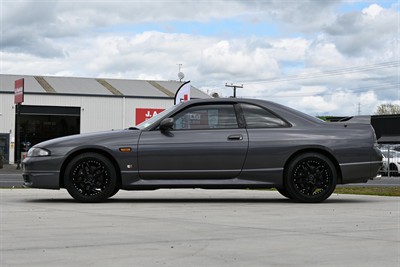 1993 Nissan Skyline - Thumbnail