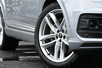 2017 Audi Q7 - Thumbnail