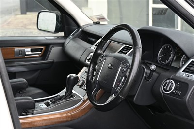 2010 Land Rover Range Rover - Thumbnail