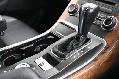 2010 Land Rover Range Rover - Thumbnail