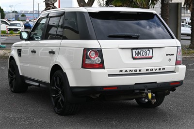 2010 Land Rover Range Rover - Thumbnail