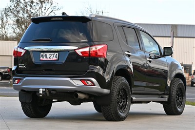 2019 Isuzu Mu-X - Thumbnail