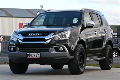 2019 Isuzu Mu-X - Thumbnail