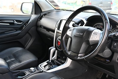 2019 Isuzu Mu-X - Thumbnail