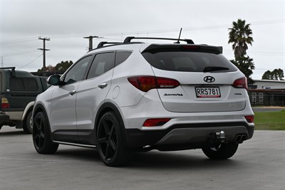 2018 Hyundai Santa Fe - Thumbnail