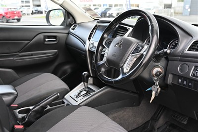 2021 Mitsubishi Triton - Thumbnail