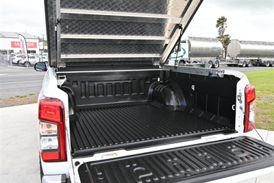 2021 Mitsubishi Triton - Thumbnail