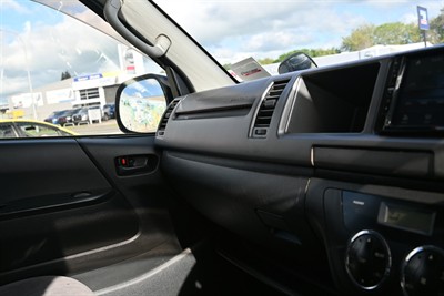2012 Toyota Hiace - Thumbnail