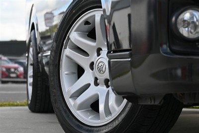 2012 Toyota Hiace - Thumbnail