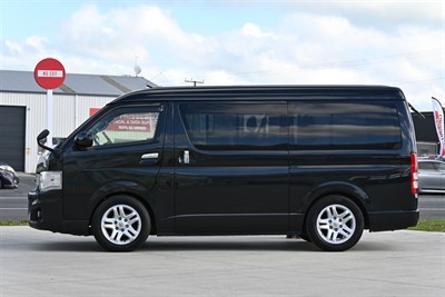 2012 Toyota Hiace - Thumbnail