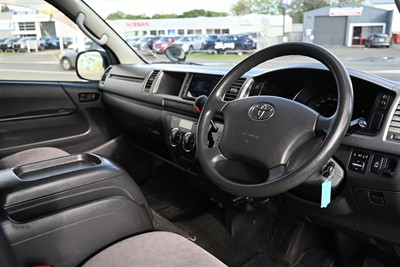 2012 Toyota Hiace - Thumbnail
