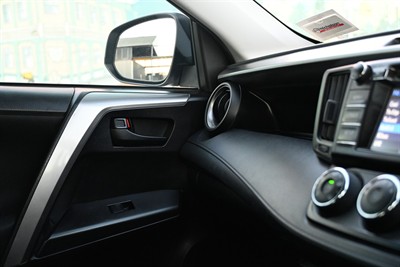 2016 Toyota Rav4 - Thumbnail