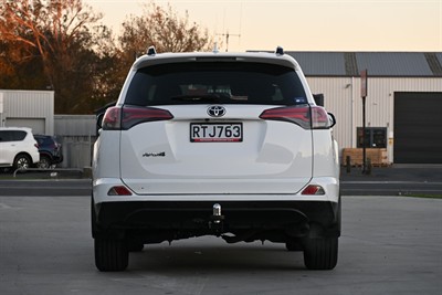 2016 Toyota Rav4 - Thumbnail