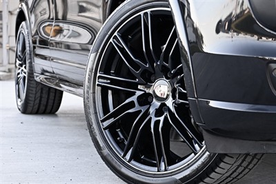 2016 Porsche Cayenne - Thumbnail