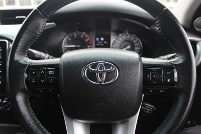 2020 Toyota Hilux - Thumbnail