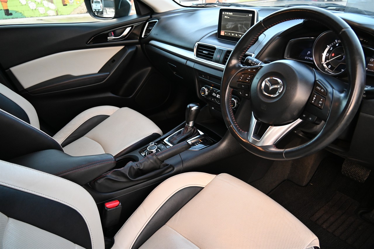 2013 Mazda Axela