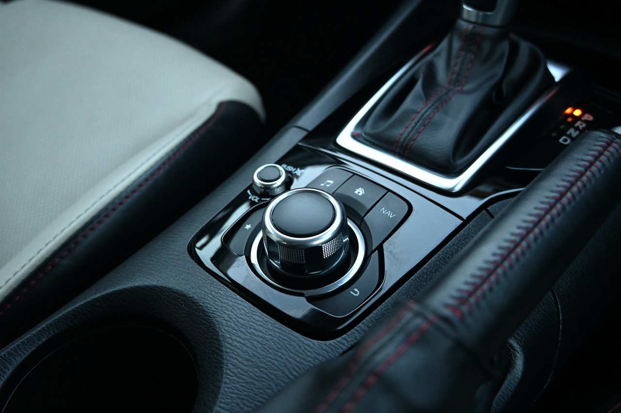 2013 Mazda Axela