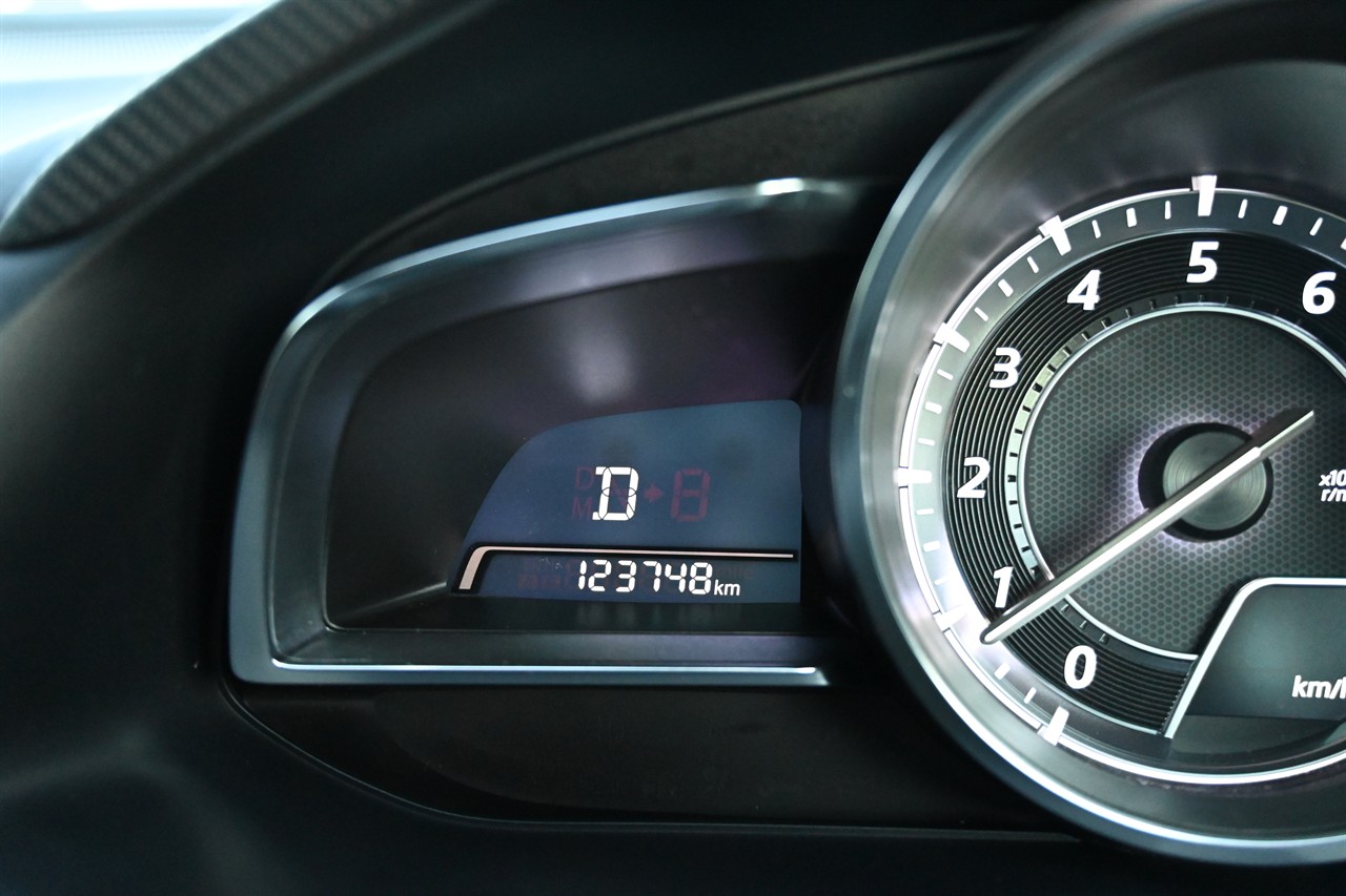 2013 Mazda Axela