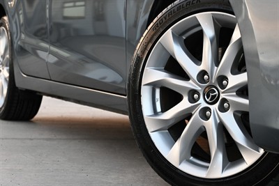 2013 Mazda Axela - Thumbnail