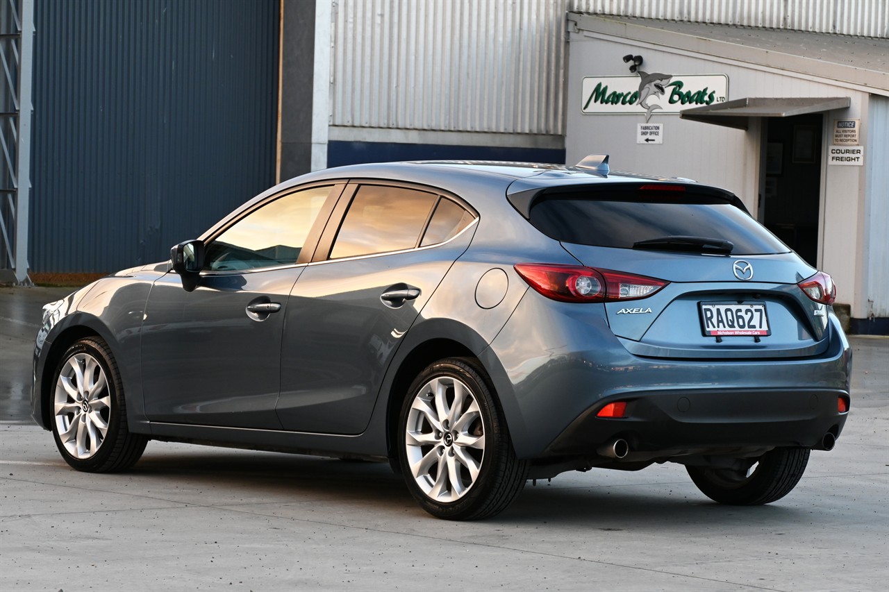 2013 Mazda Axela
