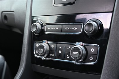 2011 Holden Commodore - Thumbnail