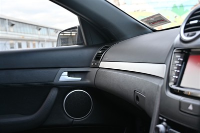 2011 Holden Commodore - Thumbnail