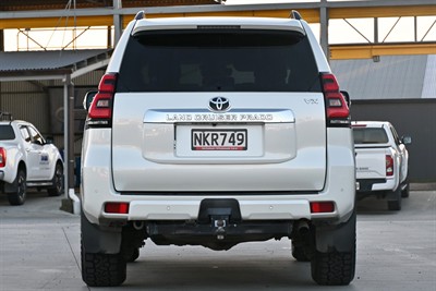 2018 Toyota Landcruiser Prado - Thumbnail