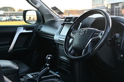 2018 Toyota Landcruiser Prado - Thumbnail