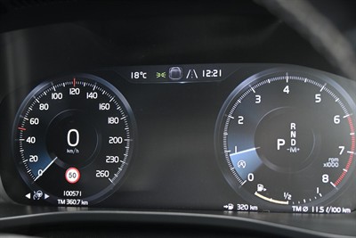 2021 Volvo Xc40 - Thumbnail