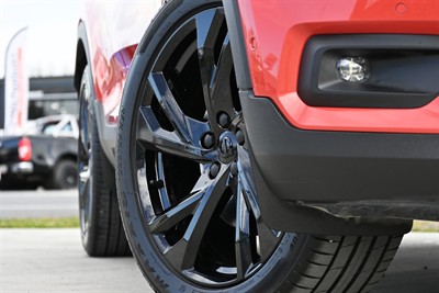 2021 Volvo Xc40 - Thumbnail