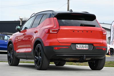 2021 Volvo Xc40 - Thumbnail