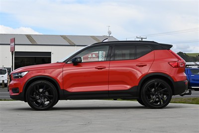 2021 Volvo Xc40 - Thumbnail