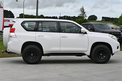 2010 Toyota Landcruiser Prado - Thumbnail