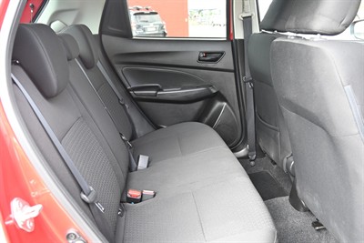 2019 Suzuki Swift - Thumbnail