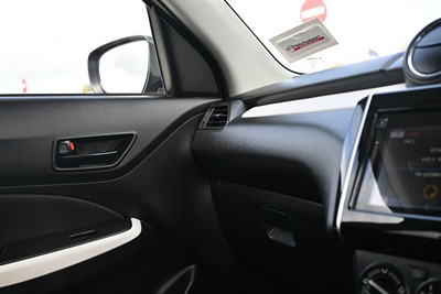 2019 Suzuki Swift - Thumbnail