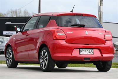 2019 Suzuki Swift - Thumbnail