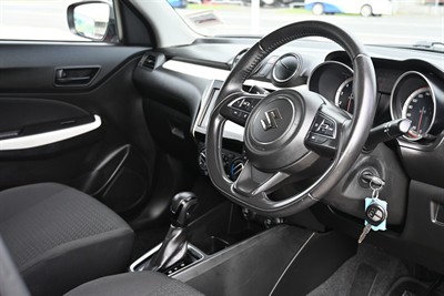 2019 Suzuki Swift - Thumbnail